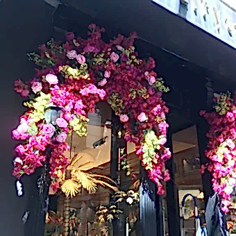 Yapay Çiçekler Nasıl Temizlenmeli?